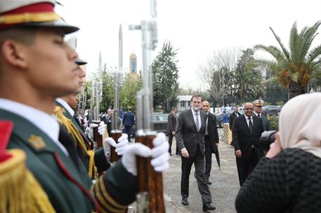 3/04/2018. VII Reunión de Alto Nivel Argelia-España. El presidente del Gobierno, Mariano Rajoy, rinde honores militares a la Guardia Republi...